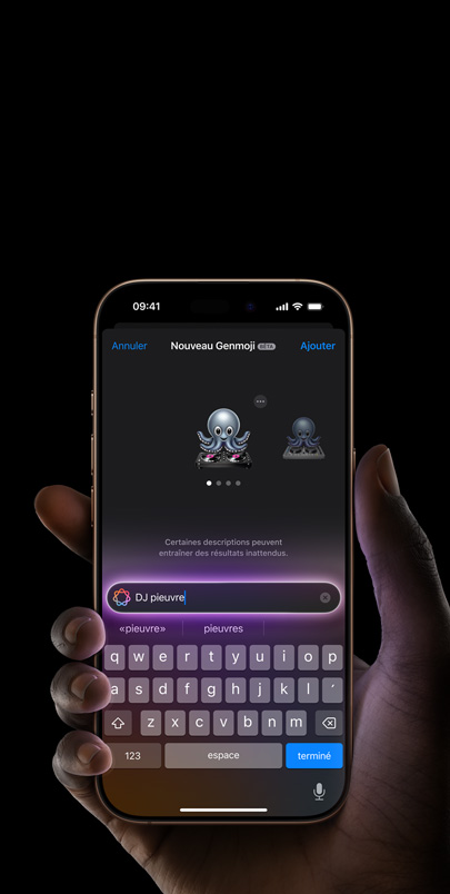 Un iPhone 16 Pro affichant la toute nouvelle version de Siri et la fonctionnalité Écrire à Siri