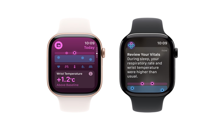 Apple Watch Series 10, bílý sportovní řemínek, zobrazené softwarové položky Životní funkce, Teplota zápěstí, vedle jsou druhé Apple Watch Series 10, černý sportovní řemínek, zobrazené softwarové položky Životní funkce, Teplota zápěstí, Tepová frekvence, Analýza