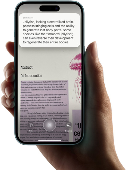 Een hand die een iPhone 16 vasthoudt waarop zoekresultaten met visuele AI staan.