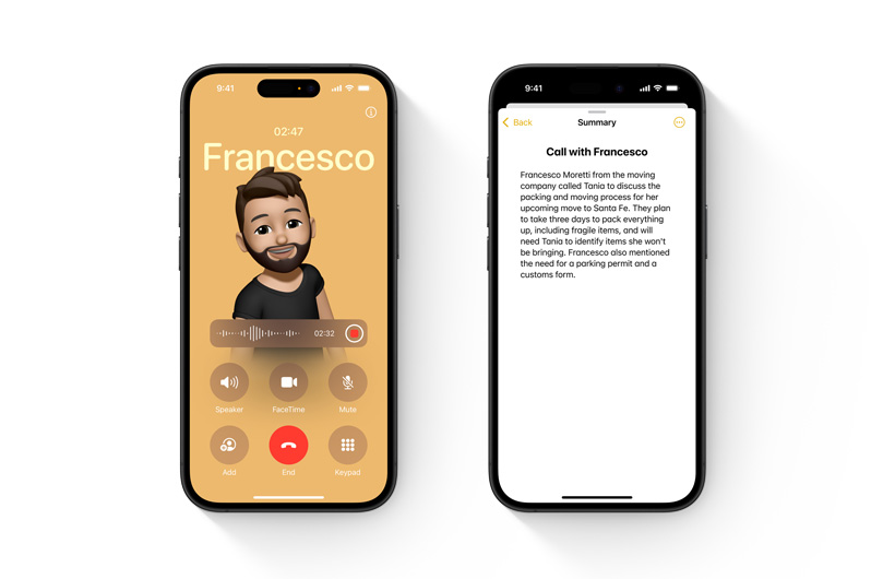 Aplikace Telefon zobrazená s novou funkcí nahrávání probíhajícího hovoru. Na druhém iPhonu se zobrazuje shrnutí hovoru vygenerované z přepisu živého zvuku.
