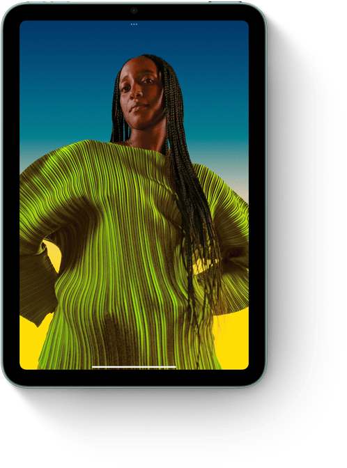 iPad mini في وضع عمودي ويعرض شاشة تطبيق الصور.