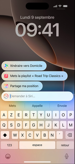 Un iPhone 16 Pro affiche la nouvelle version de Siri et la fonctionnalité Écrire à Siri.