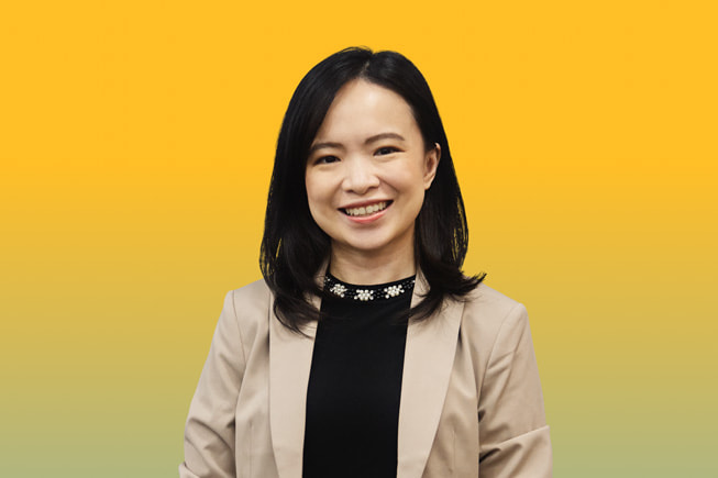 Et portrettbilde av Mary Santoso, en avgangsstudent ved Apple Developer Academy i Indonesia.