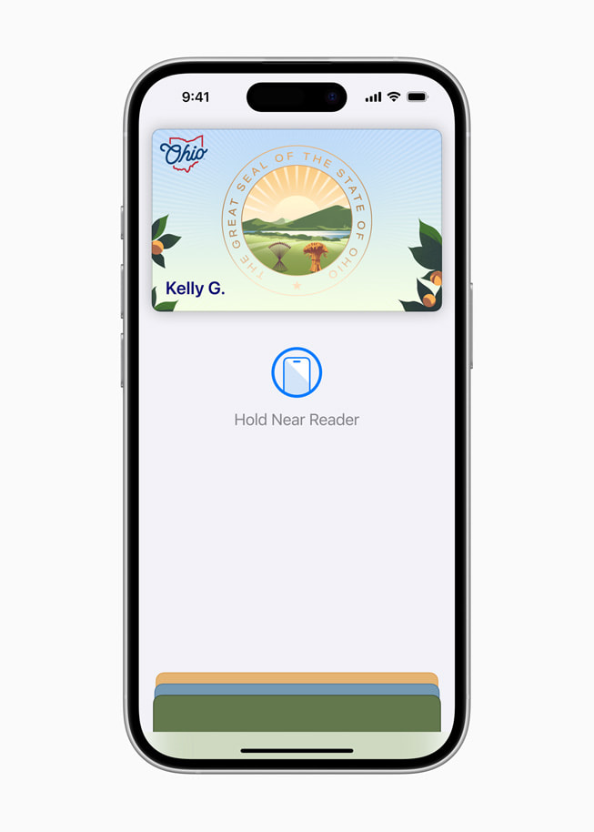 Se muestra la identificación de una usuaria de Ohio en Wallet en un iPhone 16.