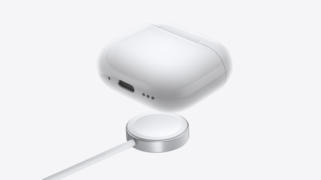 Die AirPods 4 werden mit einem Apple Watch Ladegerät.