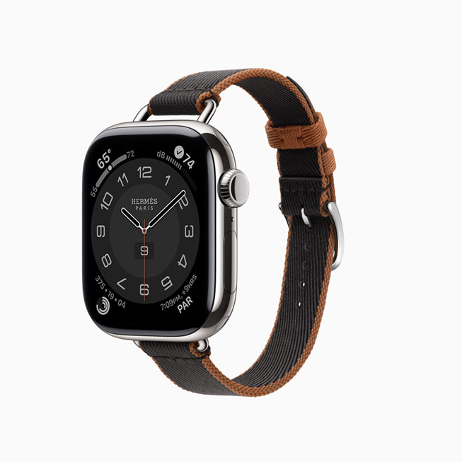 Hermès Twill Jump Attelage-remmen vises i svart.