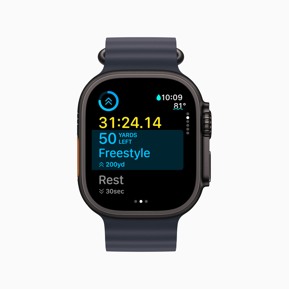 En brugers igangværende tilpassede træning med bassinsvømning vises på Apple Watch Ultra 2.