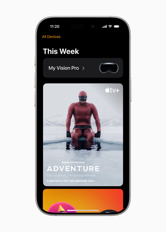 تطبيق Apple Vision Pro الجديد لجهاز iPhone معروض على iPhone 16 Pro.