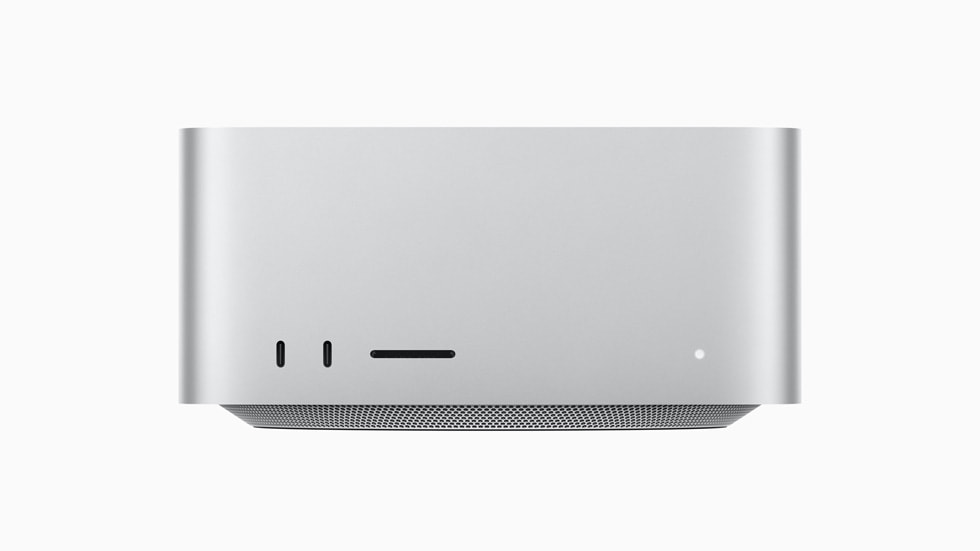 لقطة مقربة لجهاز Mac Studio الجديد. 