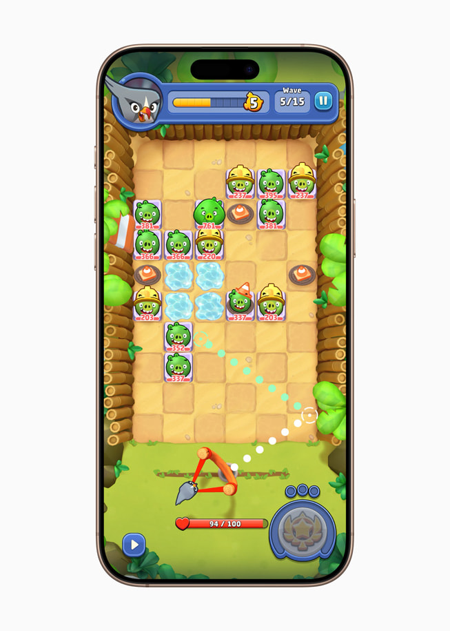 Grafik fra Angry Birds Bounce fra Rovio vist på iPhone 16 Pro Max.