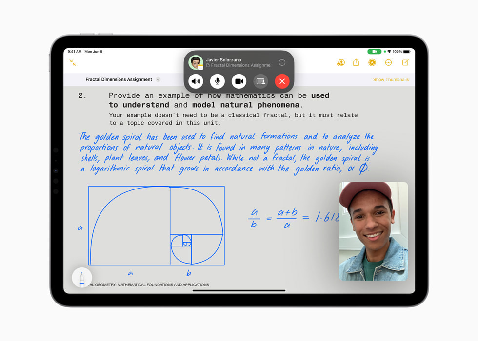 iPad Pro’da bir FaceTime araması ve Notlar’da ortak çalışma özelliği gösteriliyor.