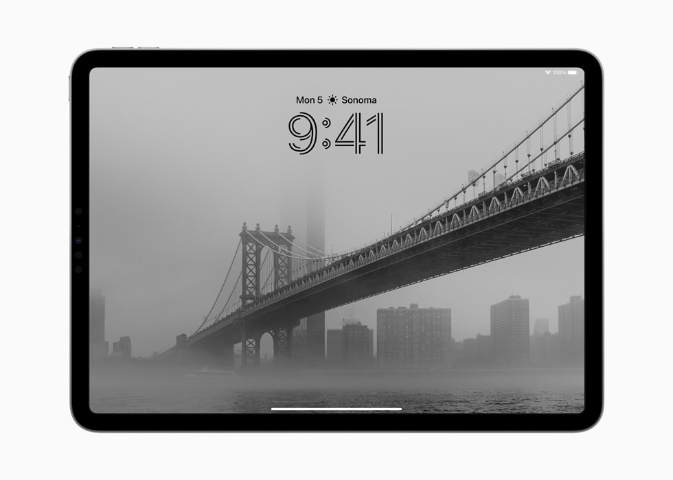 iPad Pro’da Kilit Ekranı’ndaki font özelleştirme seçenekleri gösteriliyor.